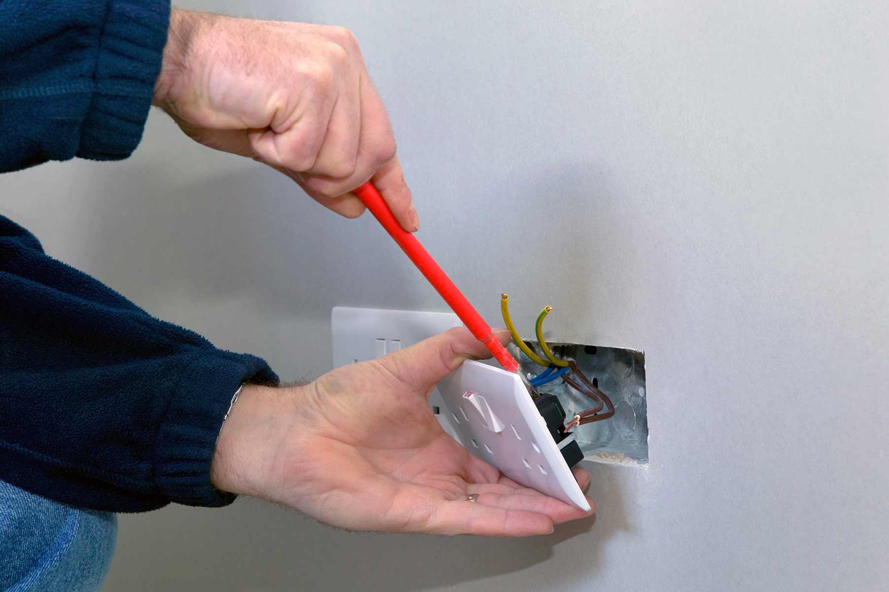 Our electricians can install plug sockets for domestic and commercial proeprties in Beeston and the local area. 